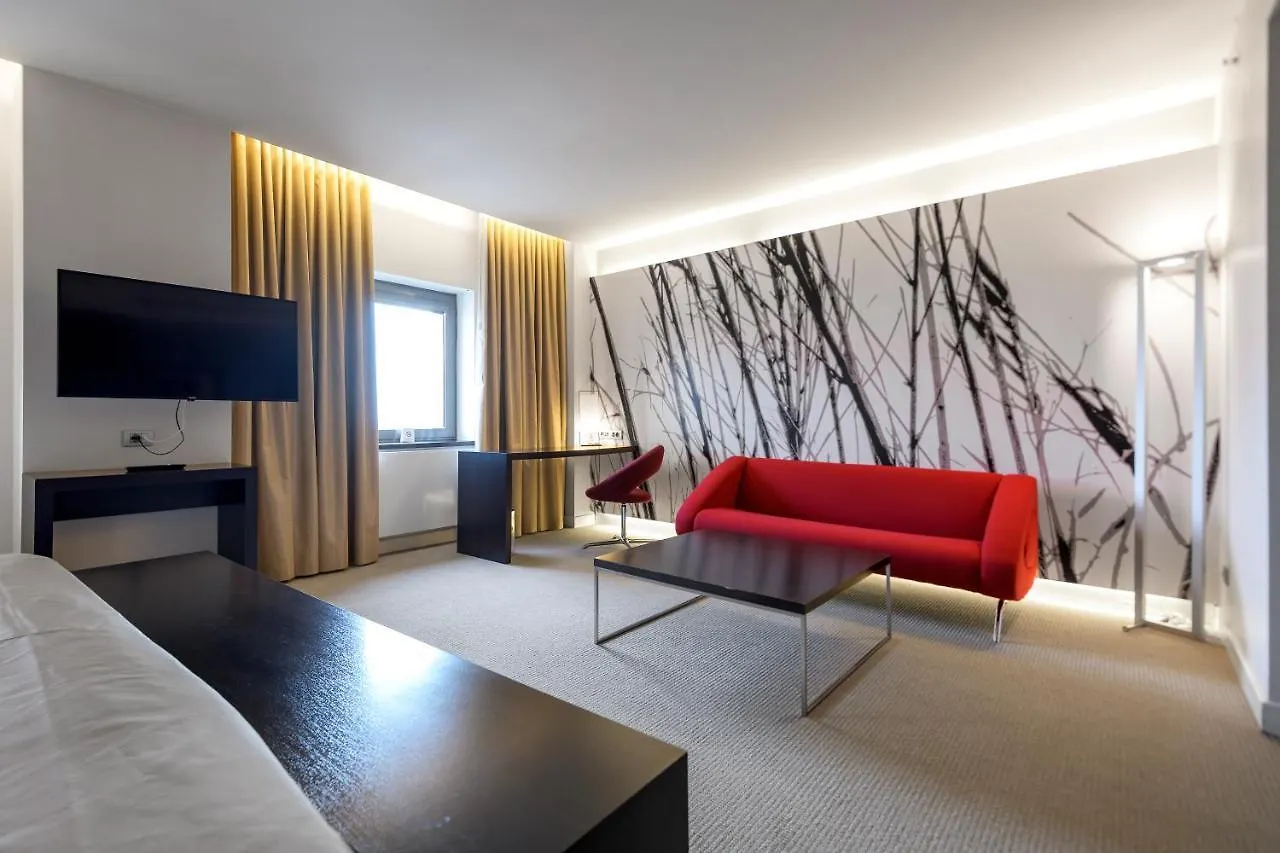 Ramada Plaza By Wyndham Bucharest Convention Center Hotel