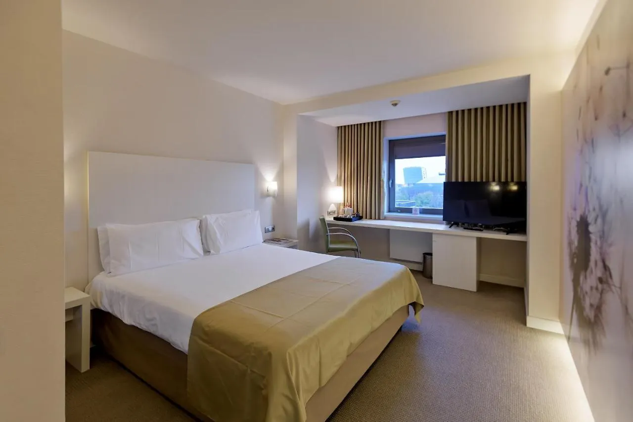 Ramada Plaza By Wyndham Bucharest Convention Center Hotel