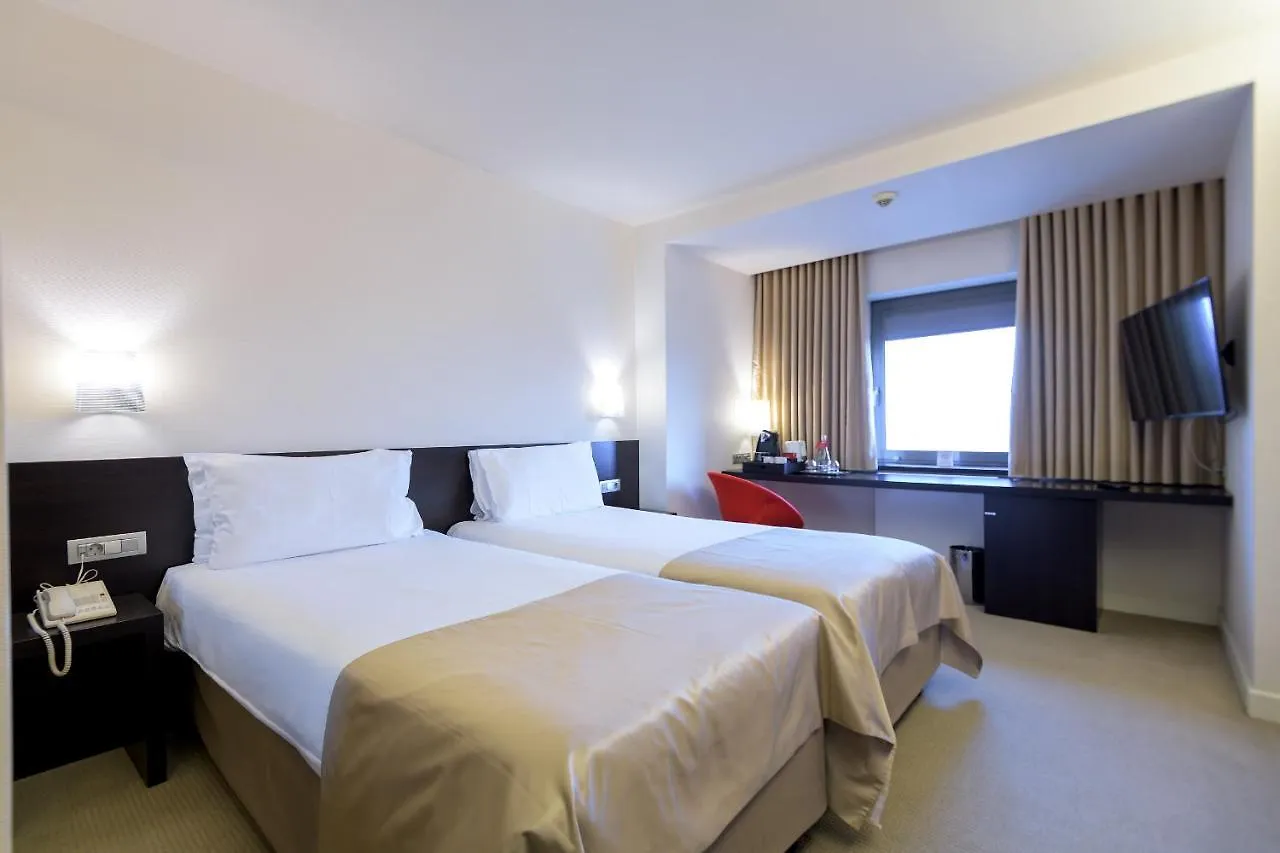 Ramada Plaza By Wyndham Bucharest Convention Center Otel