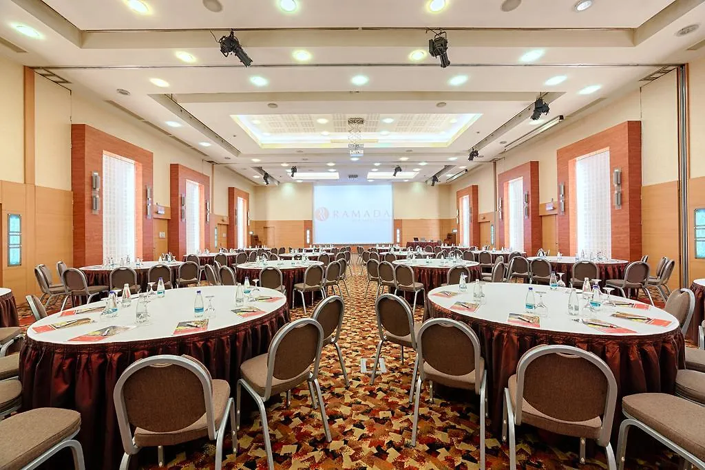 Hotel Ramada Plaza By Wyndham Bucharest Convention Center